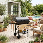 Barbecue americano com fumador a carvão